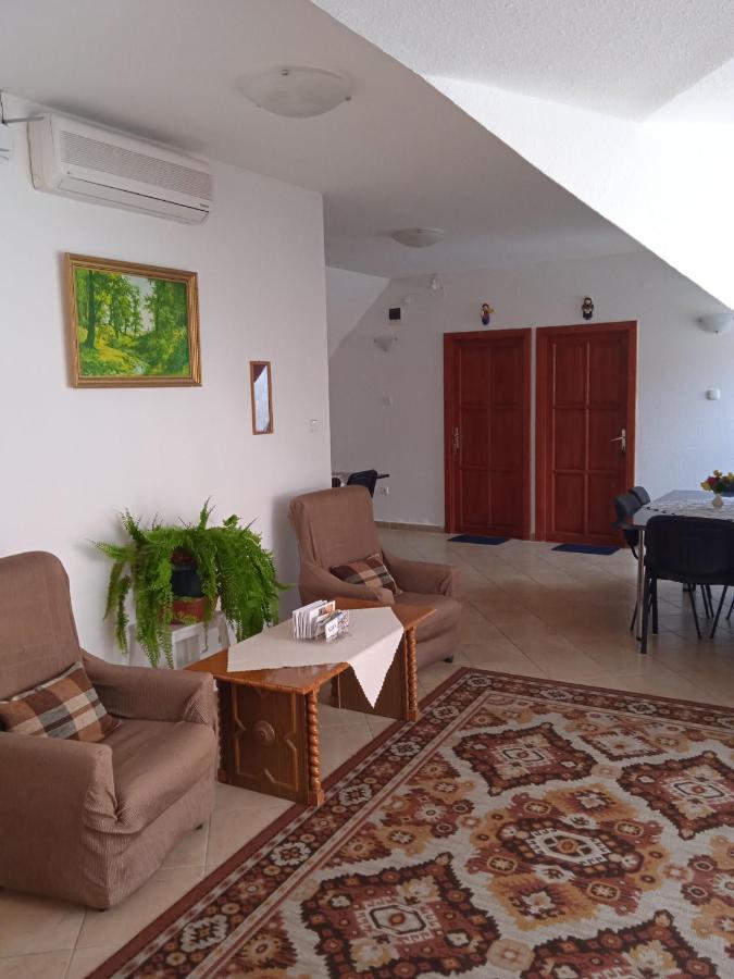 Agria Wellness Guesthouse Eger Exterior photo