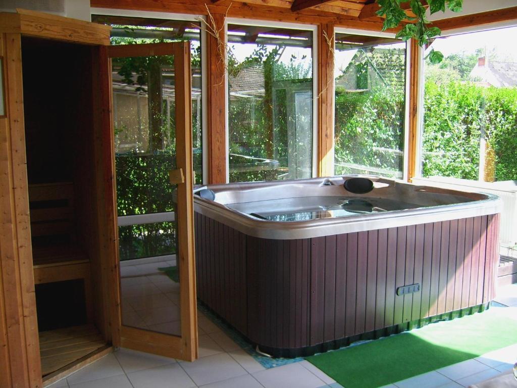 Agria Wellness Guesthouse Eger Exterior photo